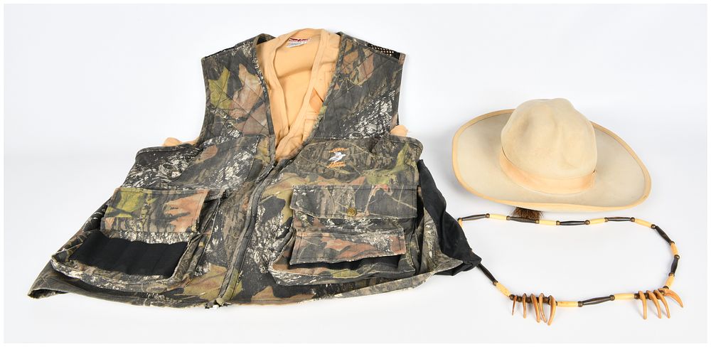 Lot 437: A Group of Three Sporting and Western-Themed Items