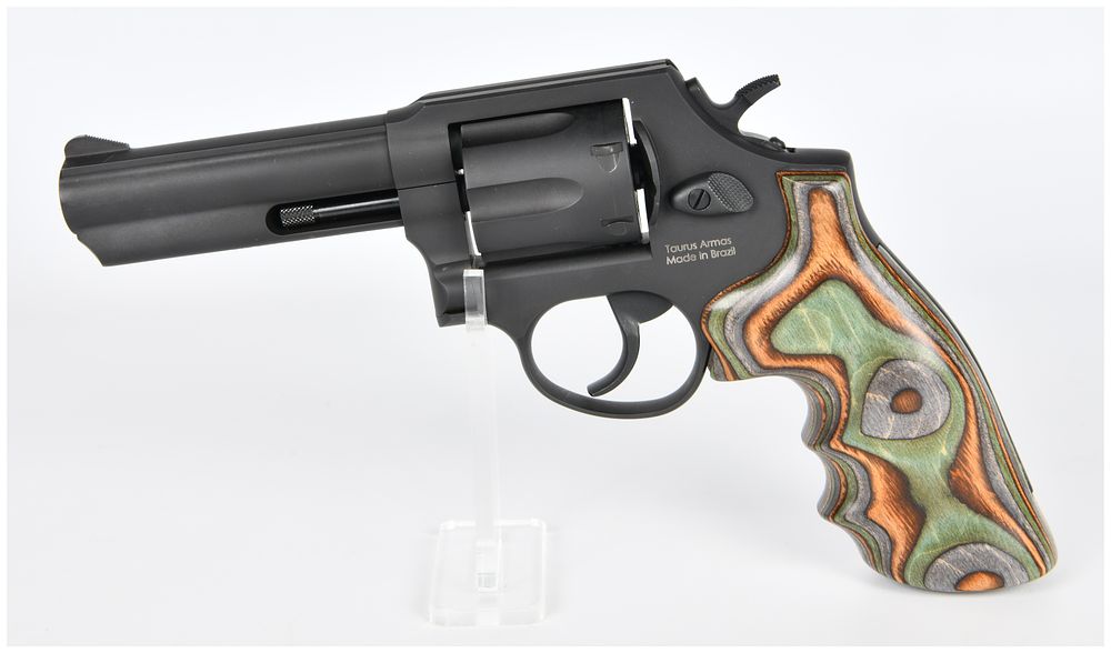 Lot 468: Taurus Model 66 .357 Magnum Double-Action Revolver with Hogue LamoCamo Grips
