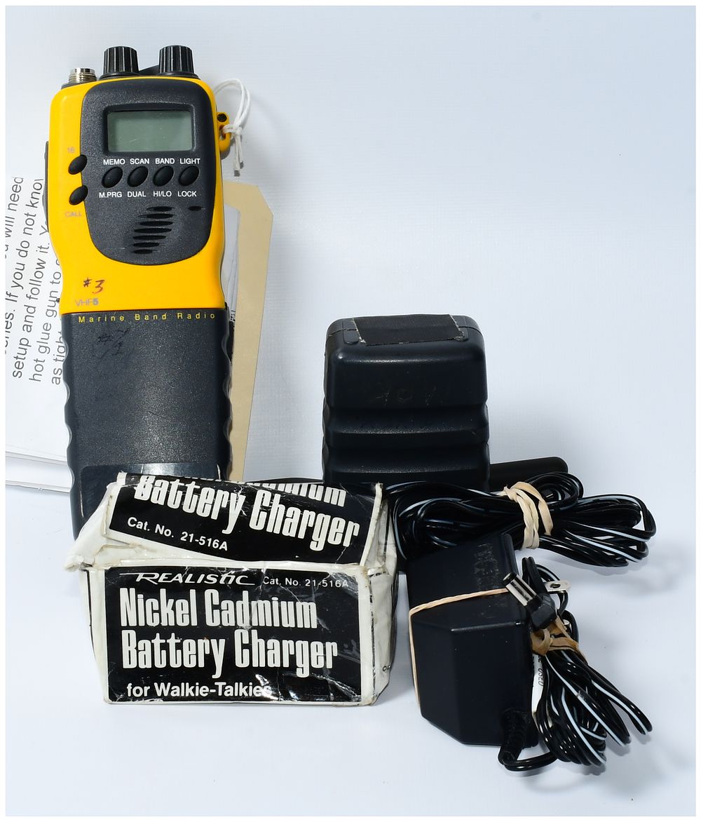 Lot 497: Humminbird VHF5 Marine Band Radio with Accessories