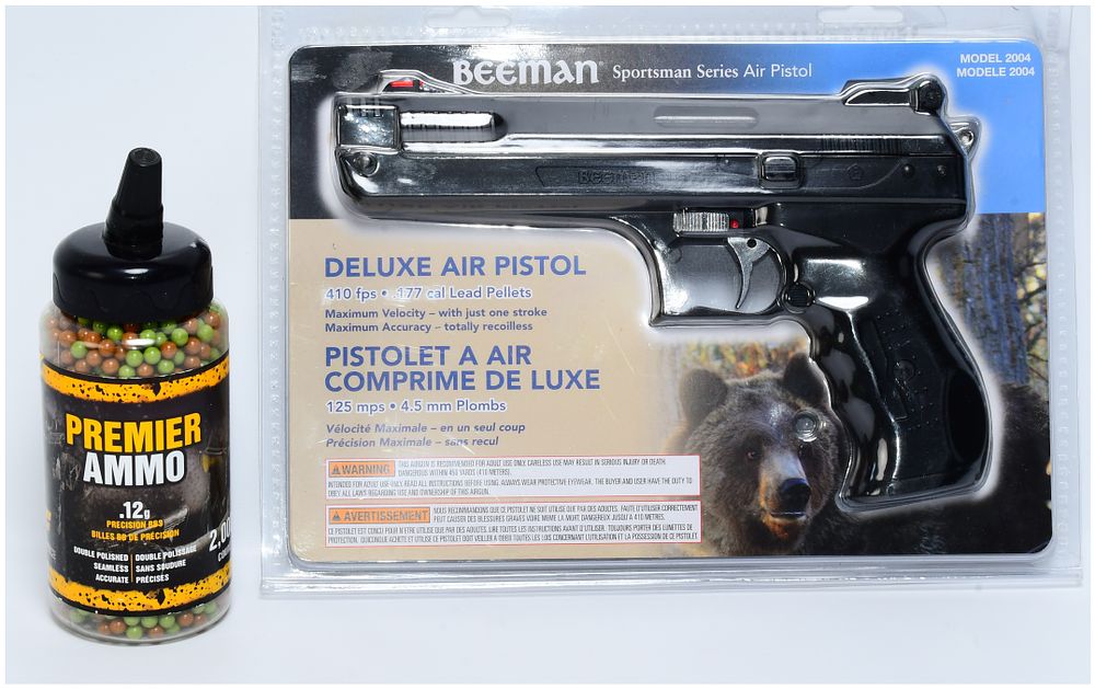 Lot 1052: A Beeman P17 Deluxe Model 2004 Air Pistol New in Package