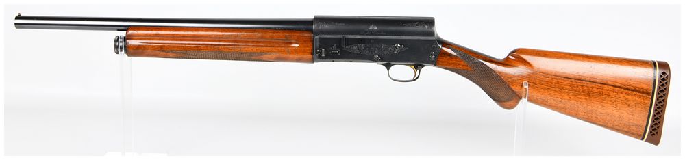 Lot 1224: Browning Auto-5 Light Twelve 12 Gauge Semi-Automatic Shotgun, Made in Belgium