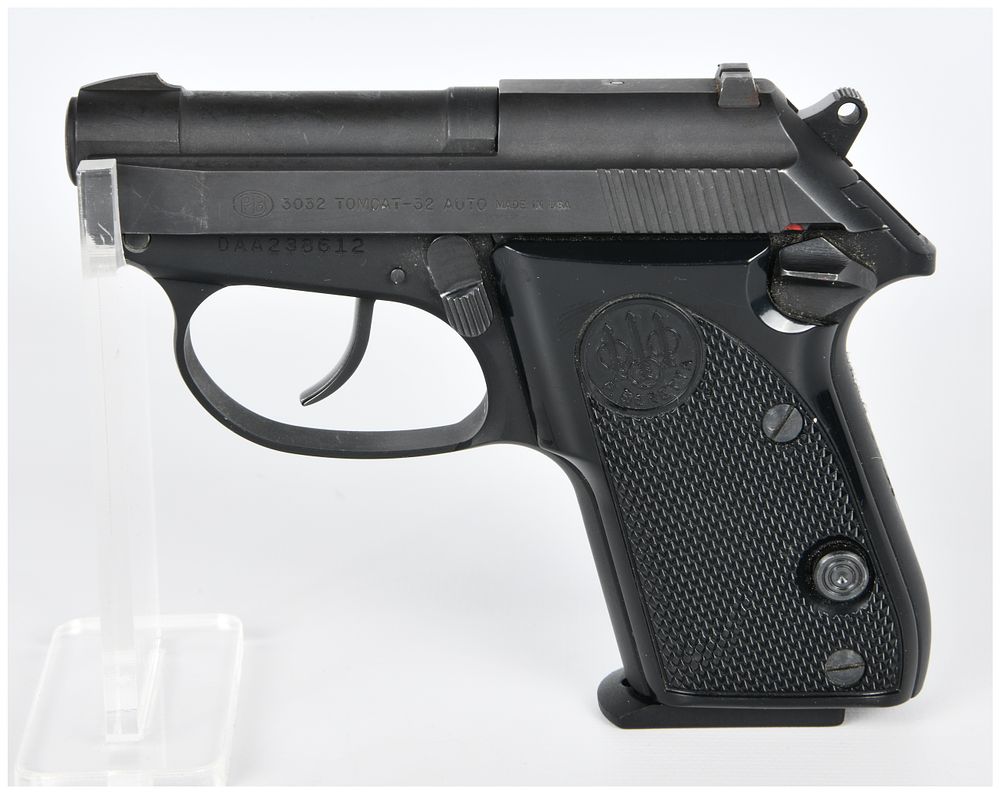 Lot 1401: Beretta 3032 Tomcat .32 ACP Semi-Automatic Pistol