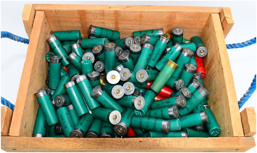 Lot 1462: A Collection of Remington Gun Club and Federal 12 Gauge Shotgun Hulls in a Wooden Crate
