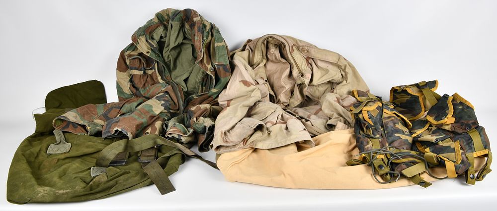 Lot 1067: A Collection of USGI M65 Woodland and Desert Camouflage Field Gear