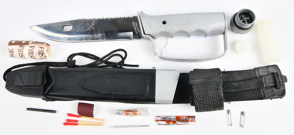 Lot 1073: Marto Explora Survival Knife Kit