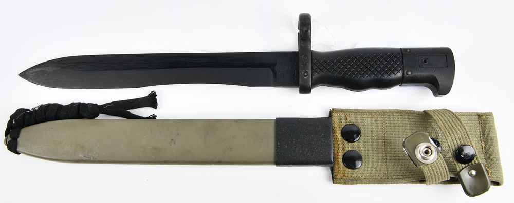 Lot 194: A Spanish CETME FR8 Bayonet with Scabbard
