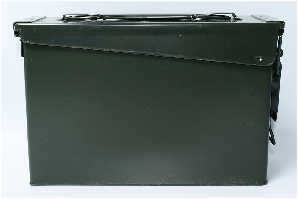 Lot 205: US Army Military Green Metal M19A1 .50 Caliber Ammunition Can