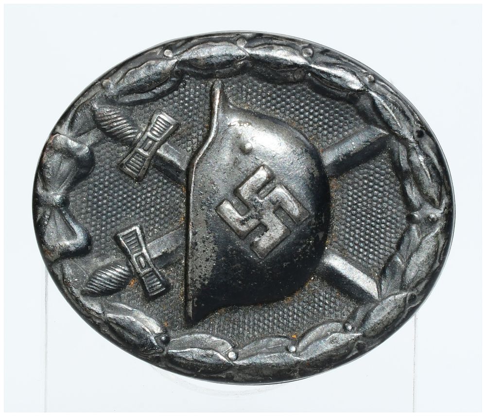 Lot 400: German WWII Black Wound Badge, 1939