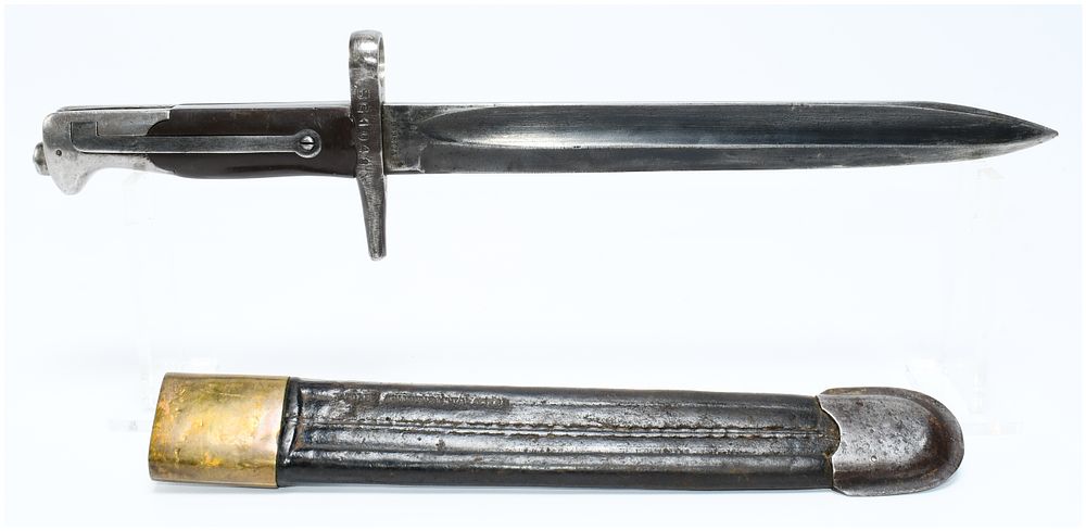 Lot 493: An Italian WW1 Shortened Bayonet & Scabbard
