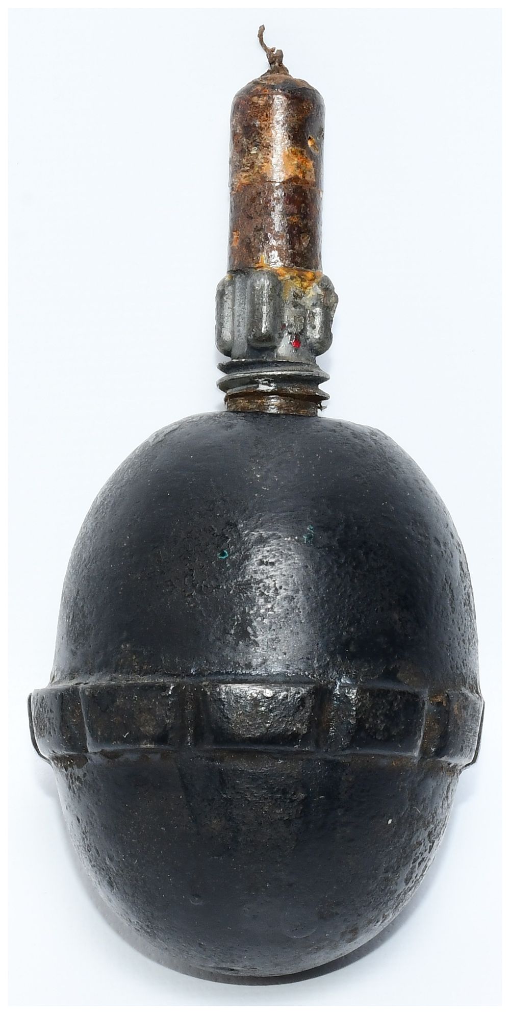 Lot 539: German WWI Model 1917 n/A Inert Egg Hand Fragmentation Grenade