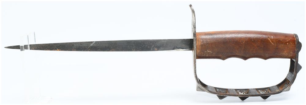 Lot 1093: Original US WWI M1917 Trench Knife by L.F.&C.