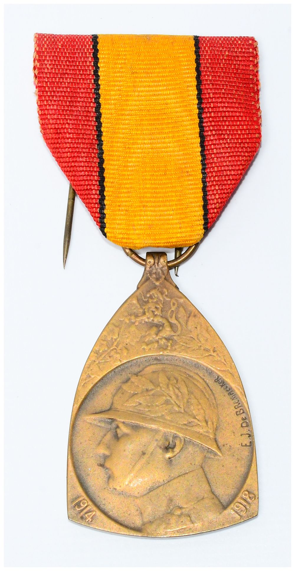 Lot 1231: A Belgian Commemorative War Medal, 1914-1918