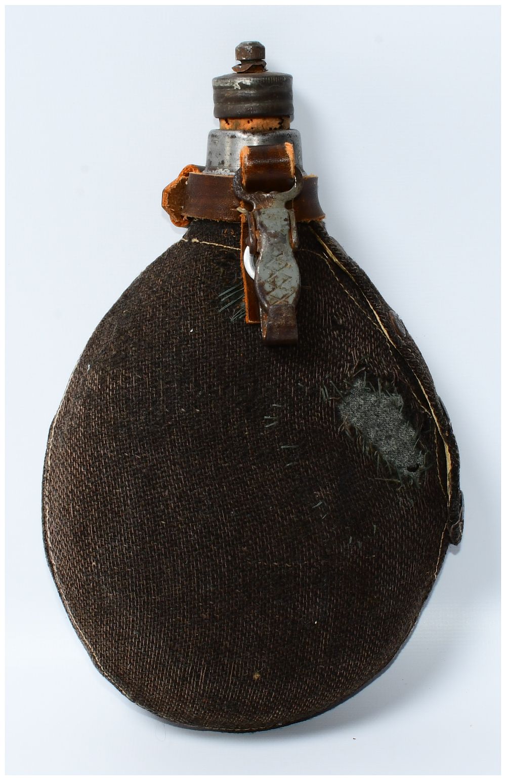 Lot 1243: Original WWI German Field Canteen with 'PATENT PUDER' Clip