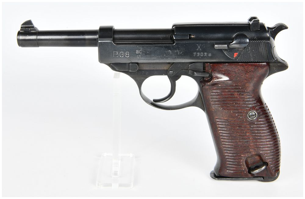 Lot 1359: WWII German Walther P38 'ac/41' 9mm Semi-Automatic Pistol