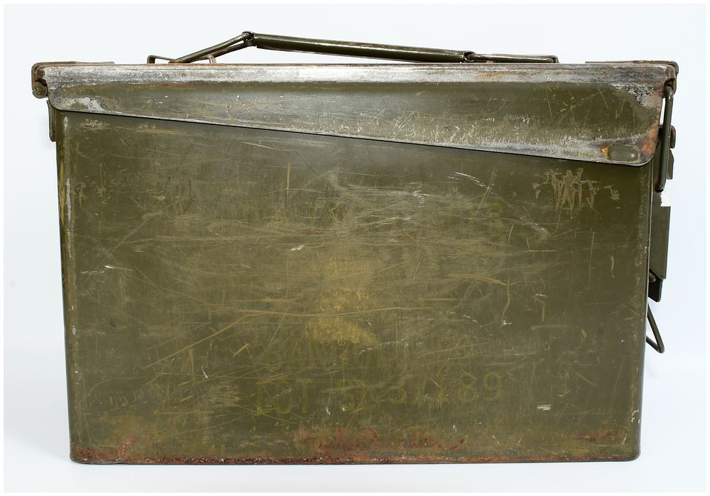 Lot 1555: A Military 200 Cartridge 7.62 M13 Ammo Box