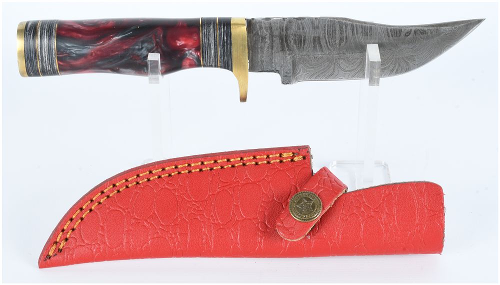 Lot 320: Contemporary Damascus Steel Fixed-Blade Hunting Knife with Resin Handle and Leather Sheath