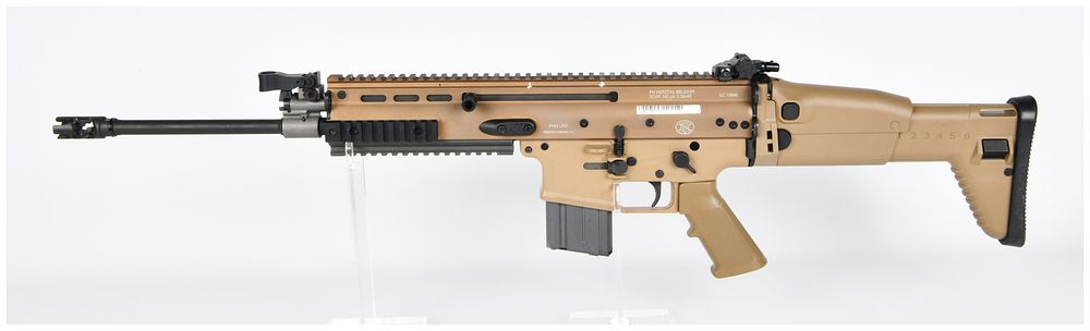 Lot 443: FN SCAR 16S Semi-Automatic Rifle, 5.56x45mm, Flat Dark Earth, Serial LC 10860