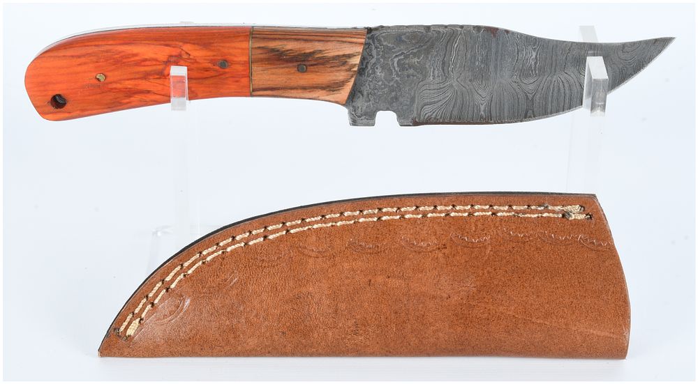 Lot 1358: A Modern Fixed-Blade Hunter's Knife with Damascus Steel Blade and Wood Handle, with Leather Sheath