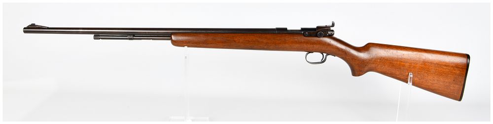 Lot 1541: Winchester Model 72 Bolt Action Rifle, .22 S/L/LR