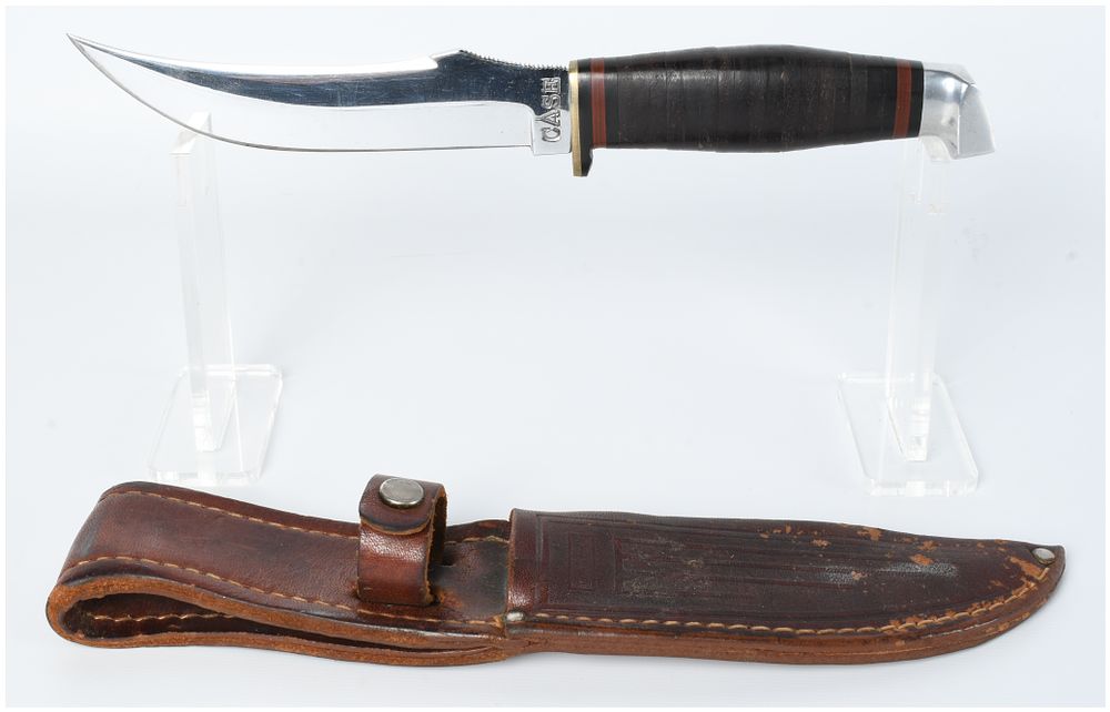 Lot 1556: A Case Fixed-Blade Hunting Knife with Leather Sheath