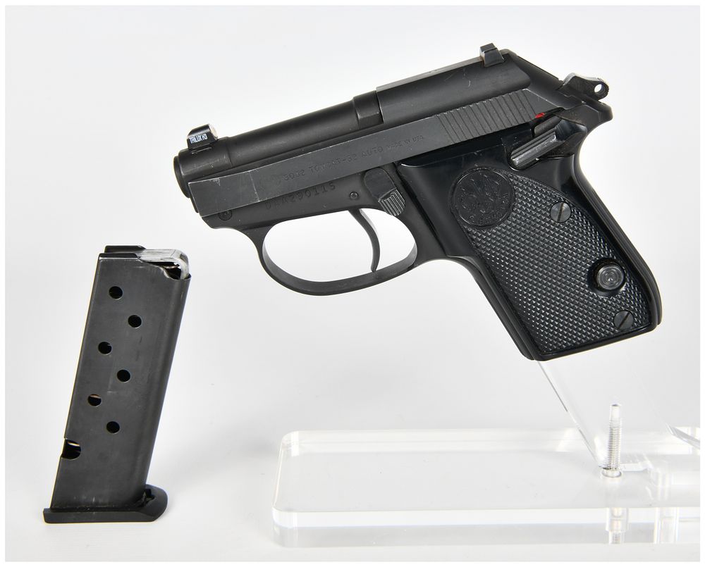 Lot 84: Beretta Model 3032 Tomcat Semi-Automatic Pistol .32 AUTO Serial Number DAA290115