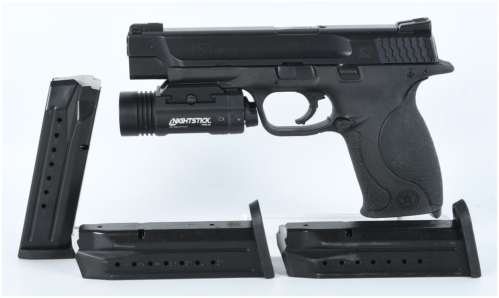 Lot 186: Smith & Wesson M&P 9 Pro Series Semi-Automatic Pistol 9MM DXX4083