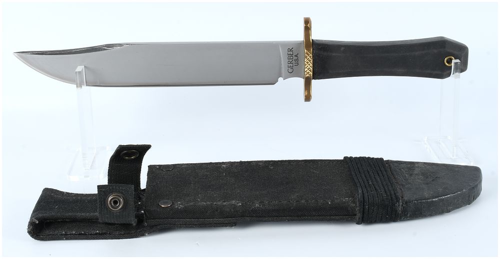 Lot 188: Gerber U.S.A. Trailmaster Bowie Fixed Blade Knife