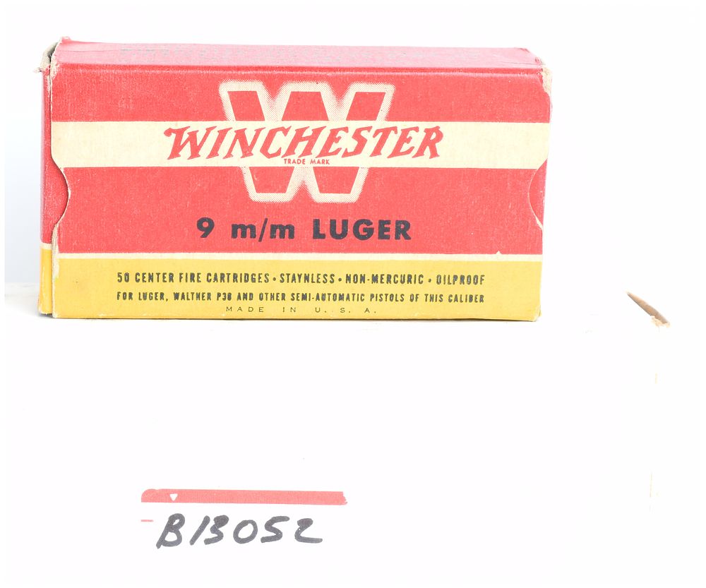 Lot 514: A Lot of 100 Mixed Ammunition and Projectiles in a Vintage Winchester 9mm Luger Box