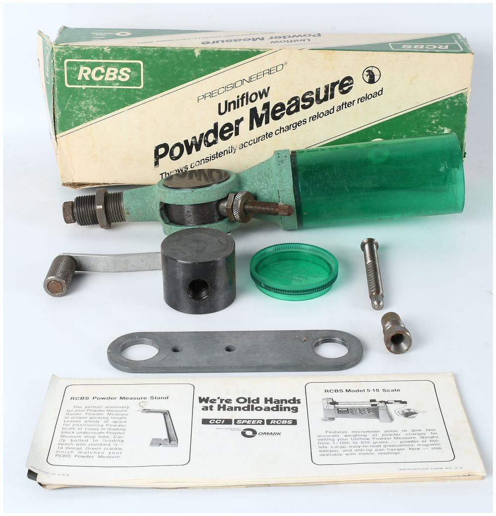 Lot 1066: RCBS Uniflow Powder Measure and Accessories, Collection of 9 Items