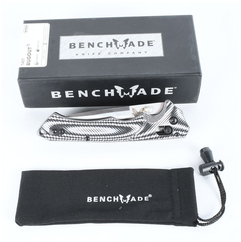 Lot 1088: Benchmade 1401 Bugout Folding Pocket Knife Set
