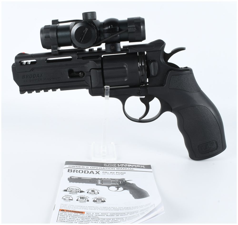 Lot 211: Umarex Brodax .177 Caliber BB CO2 Air Pistol Revolver