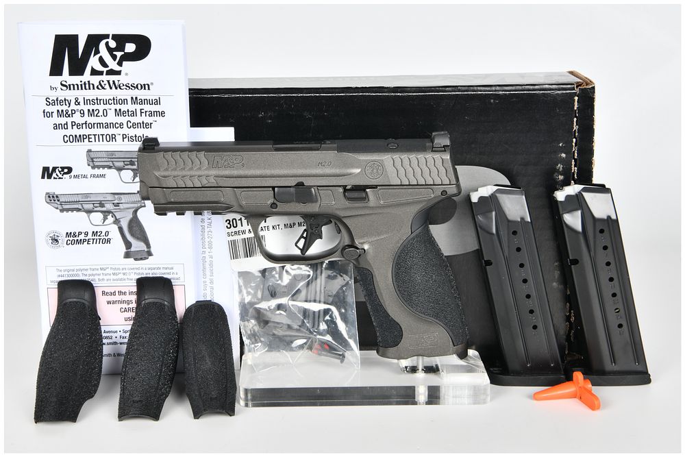 Lot 246: Smith & Wesson M&P9 M2.0 Metal Frame Semi-Automatic Pistol, 9mm Luger, Brand New, 2022