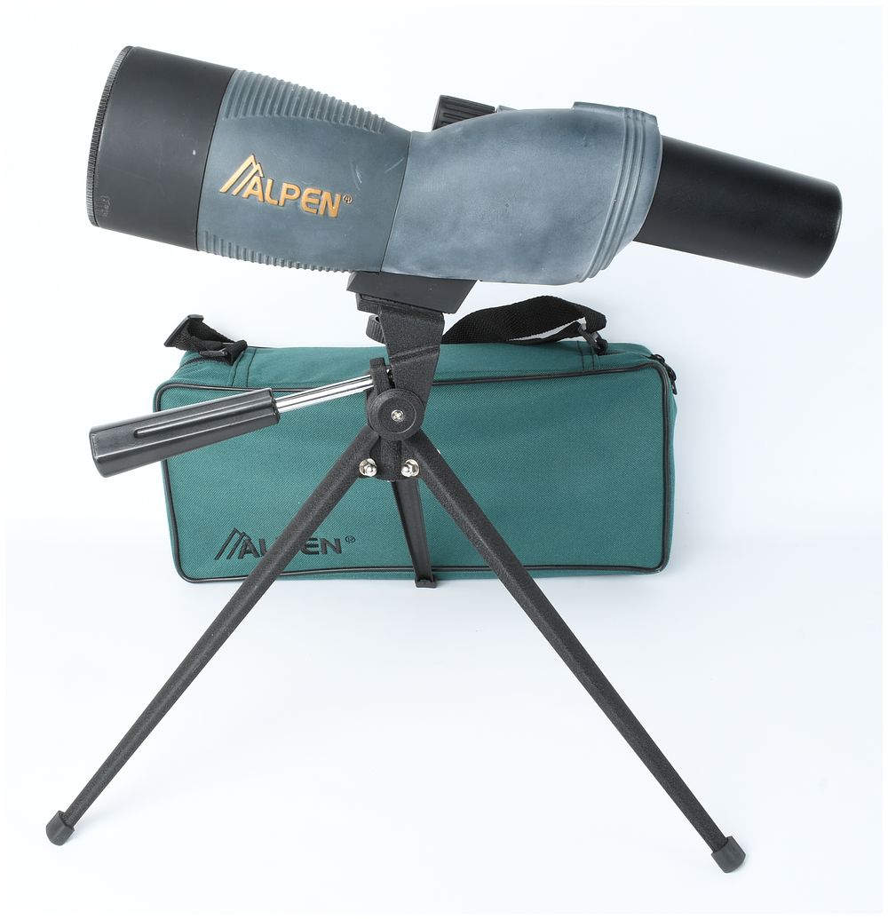 Lot 1192: Alpen Shasta Ridge Waterproof Spotting Scope with Tripod and Case