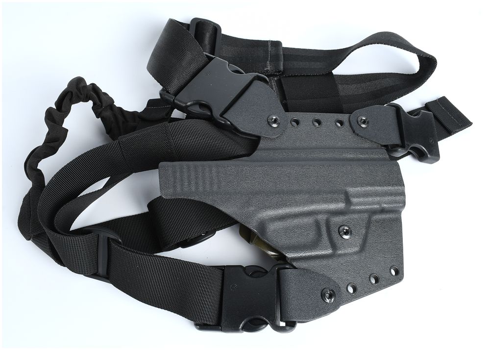 Lot 1301: Unmarked Tactical Polymer Drop-Leg Holster Assemblies Pair Modern