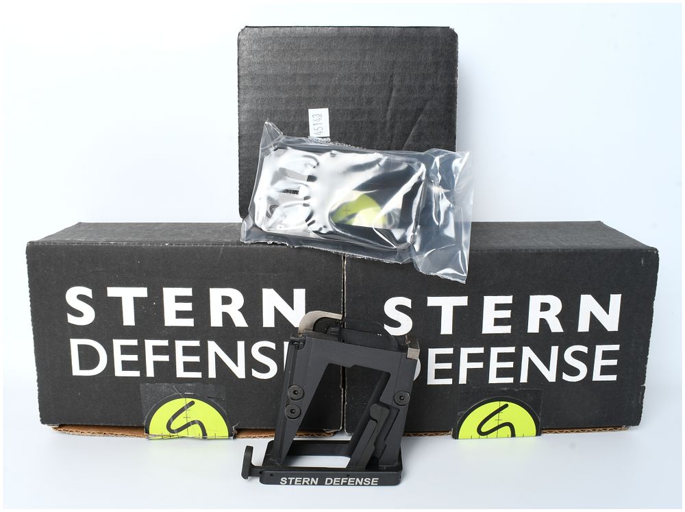 Lot 1325: Stern Defense MAG-AD9 AR-15 9mm Glock Magazine Conversion Adapter Lot, Contemporary