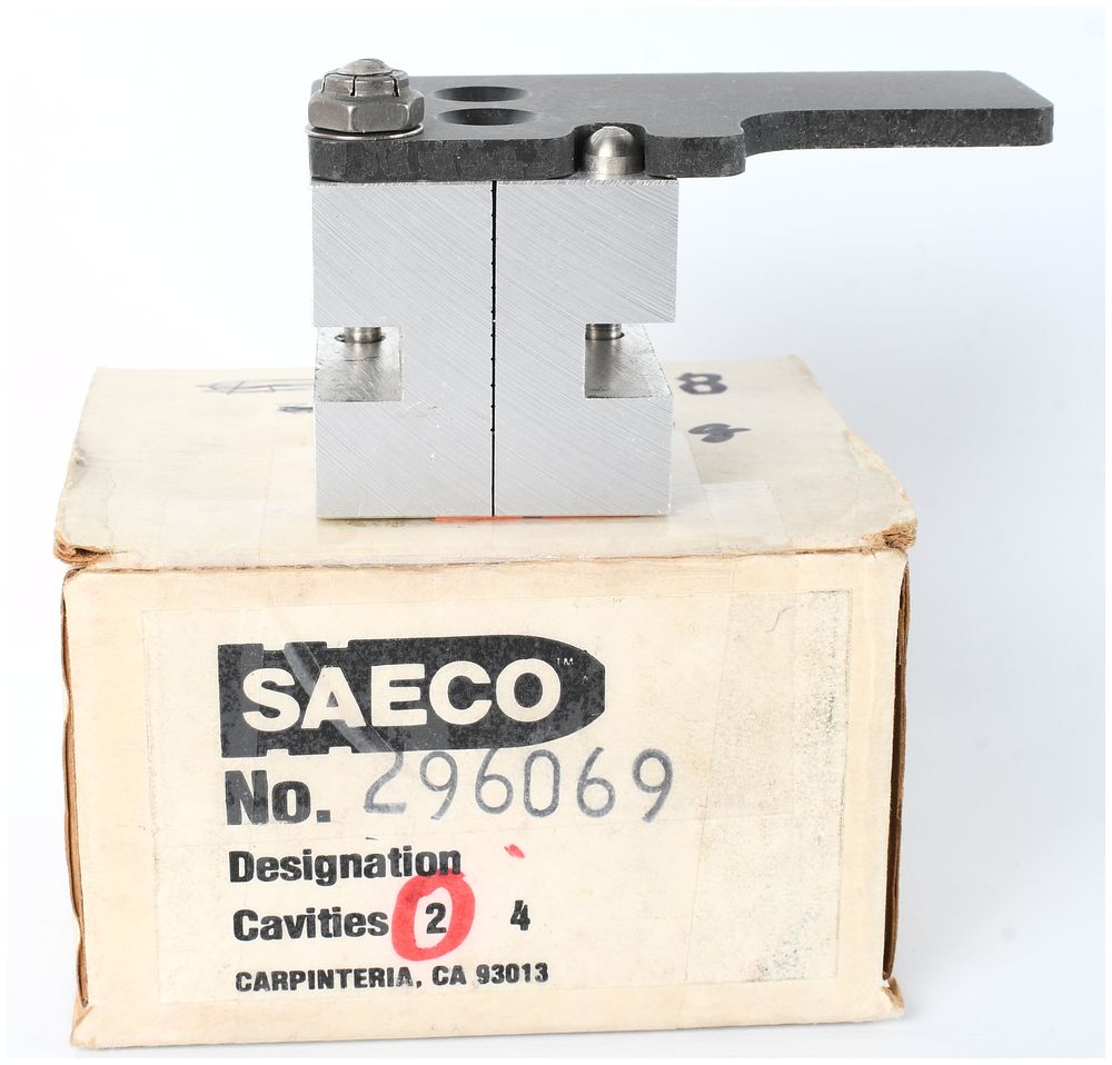 Lot 1394: SAECO No. 296069 Two-Cavity Casting Mold Component Fixture with Original Box