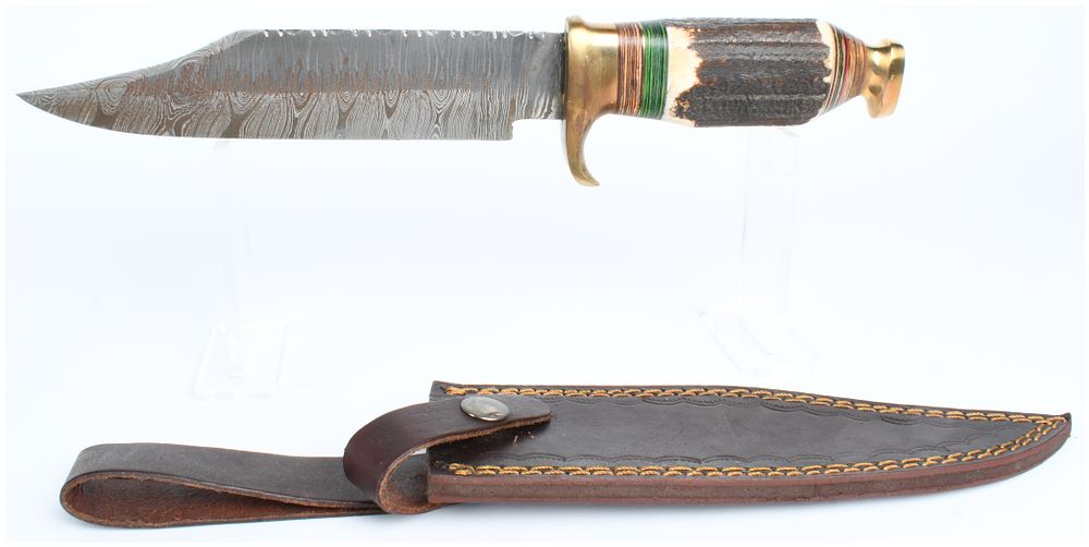 Lot 1505: A Damascus Steel Bowie Hunting Knife