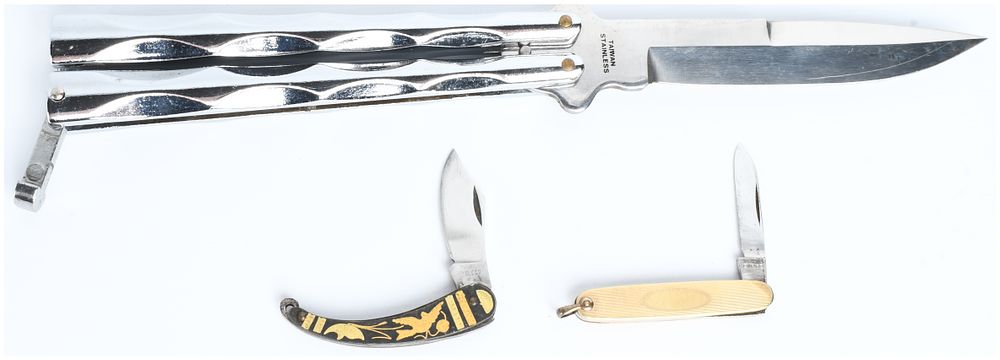 Lot 1519: A Trio of Vintage Folding Knives including a Balisong Butterfly Knife