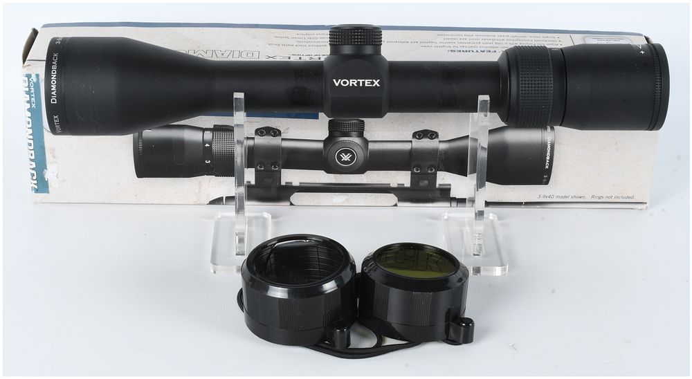 Lot 371: Vortex Diamondback 3-9x40mm Variable Power Rifle Scope