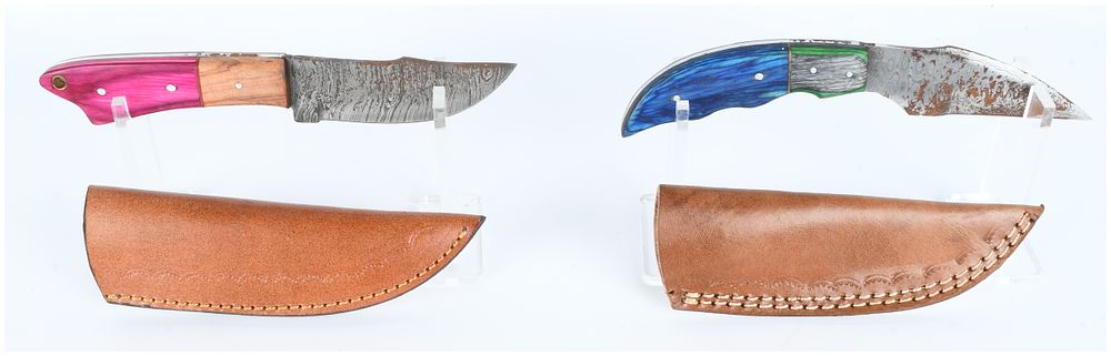 Lot 503: A Pair of Contemporary Damascus Steel Fixed Blade Knives with Dyed Wood Handles