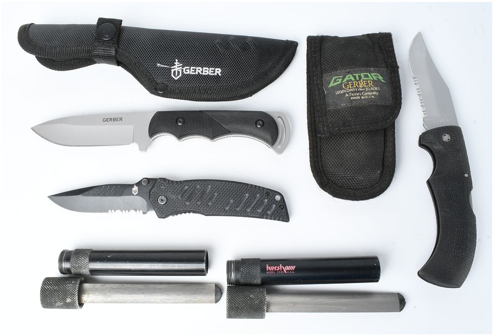 Lot 524: A Collection of Gerber Knives and Kershaw Sharpening Tools
