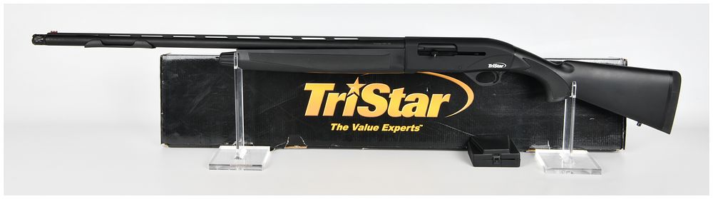 Lot 1092: TriStar Viper G2 Synthetic Semi-Automatic Shotgun 12-Gauge with 28 Inch Barrel