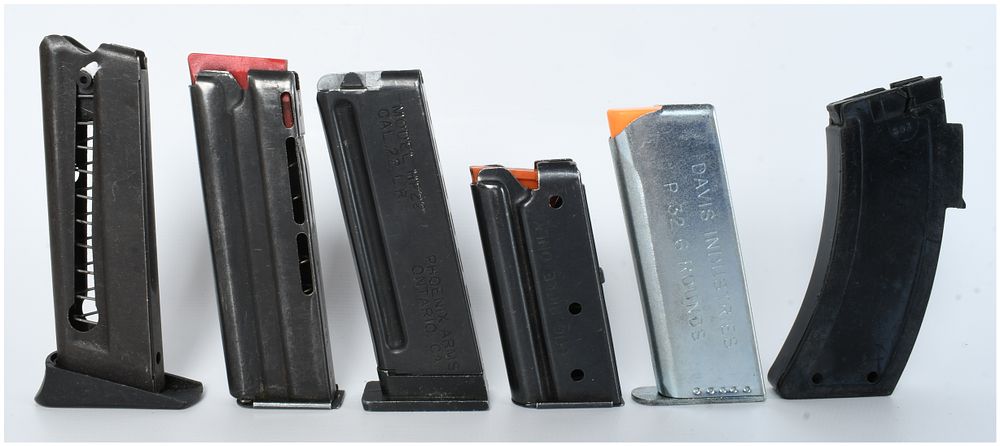 Lot 1157: A Collection of 6 Assorted Pistol and Rifle Magazines .22 LR and .32 ACP