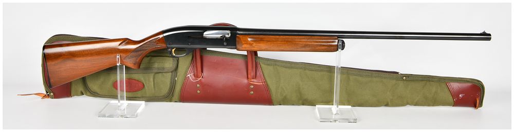 Lot 1356: A Remington Mohawk-48 Semi-Automatic Shotgun 12 Gauge