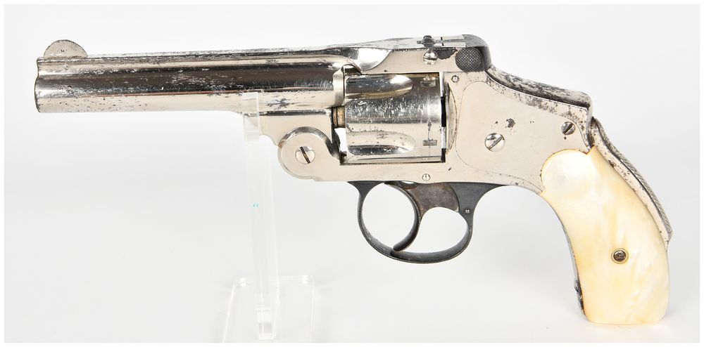 Lot 1455: Smith & Wesson .38 Safety Hammerless Double Action Revolver .38 S&W with 4 Inch Barrel