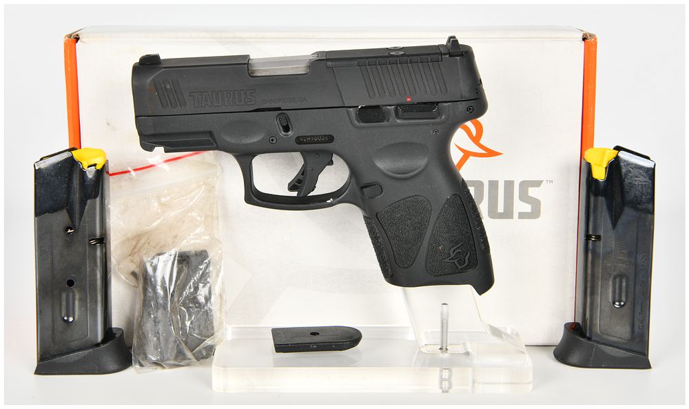 Lot 1557: Taurus G3C Striker-Fired Semi-Automatic Pistol 9mm with 3.26 Inch Barrel