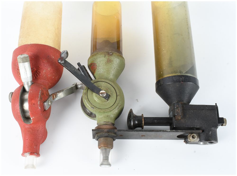 Lot 1559: Three Vintage Ammunition Reloading Powder Measures including Redding and Lyman No. 55