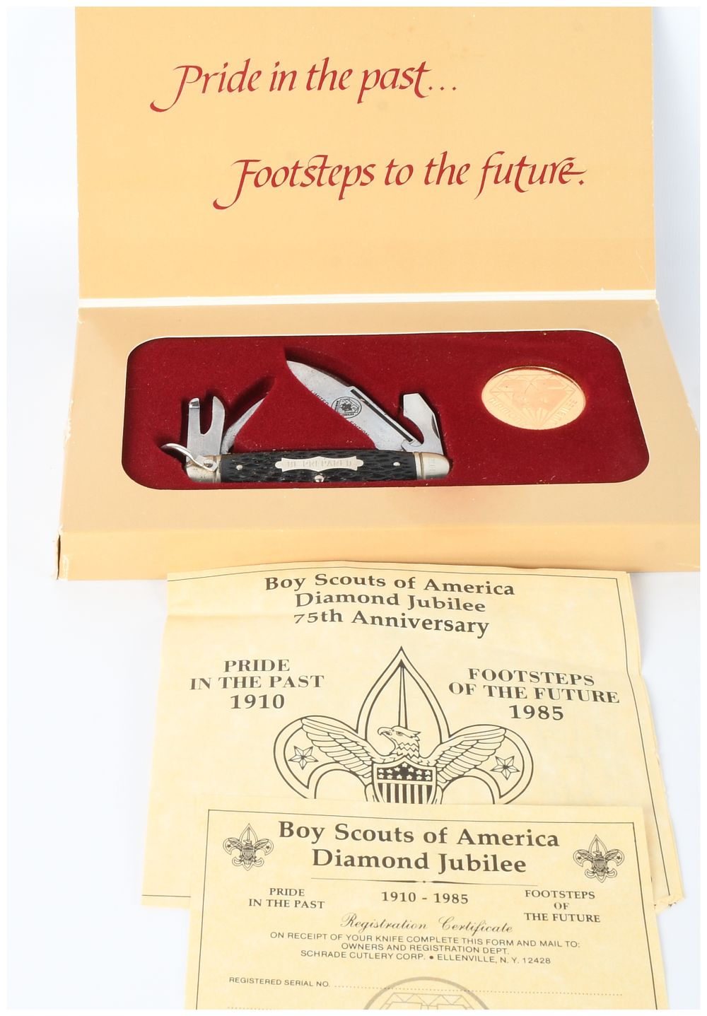 Lot 1562: Schrade Boy Scouts of America 75th Anniversary Diamond Jubilee Commemorative Pocket Knife Set