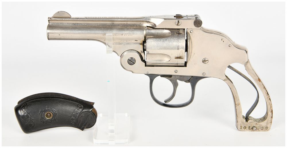 Lot 1575: Harrington & Richardson Top-Break Hammerless Revolver .38 S&W with 3.25 Inch Barrel