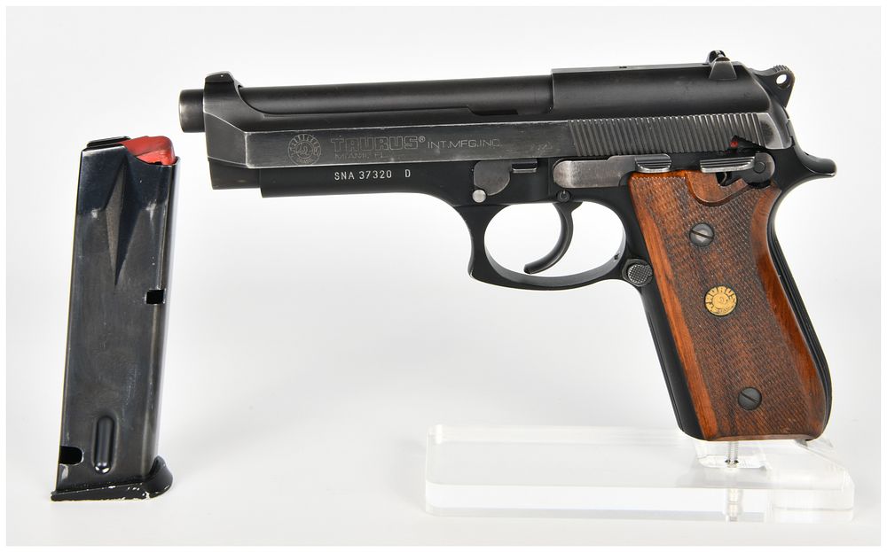 Lot 1095: Taurus PT 100 AF Semi-Automatic Pistol .40 S&W with 5 Inch Barrel